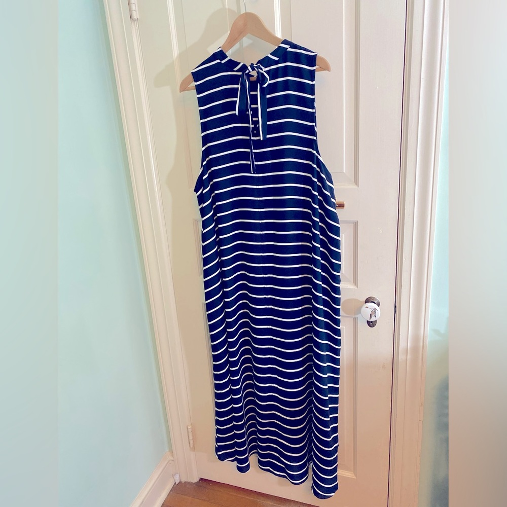 Banana Republic halter dress with tie neck, maxi swing
